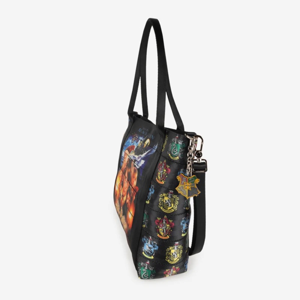 Harveys Harry Potter Hogwarts Medium Poster Tote Bag, Charm of Crest NEW - Picture 2 of 9